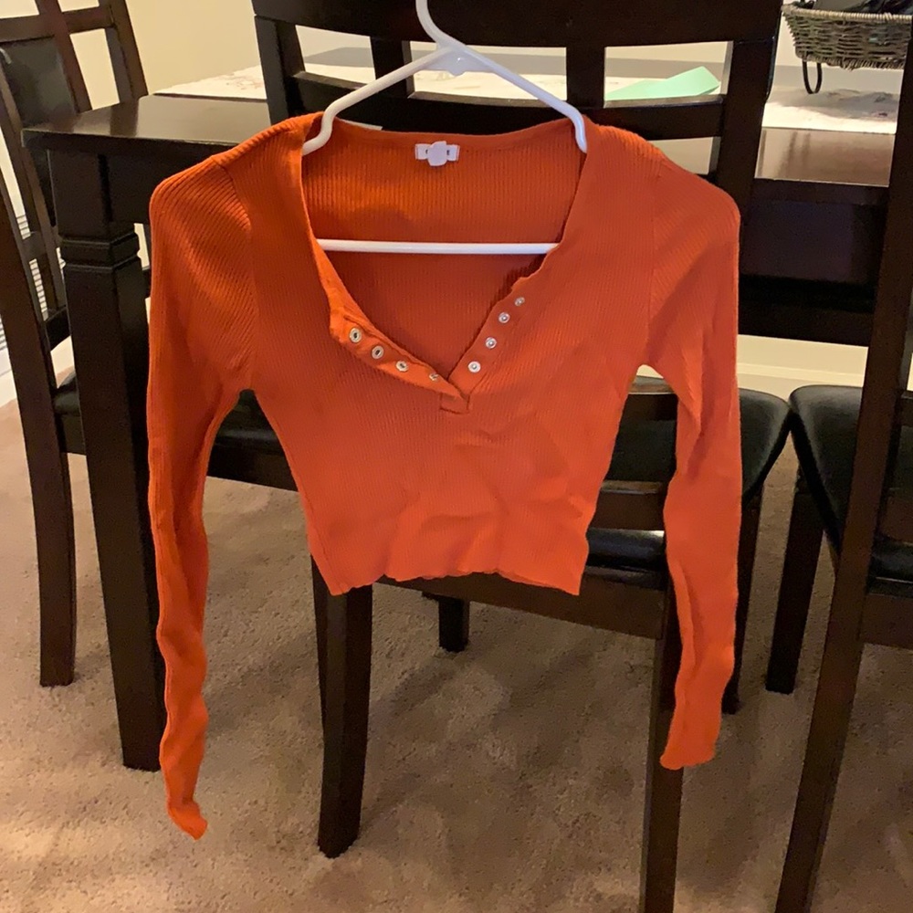 Long sleeve October Crop Top!